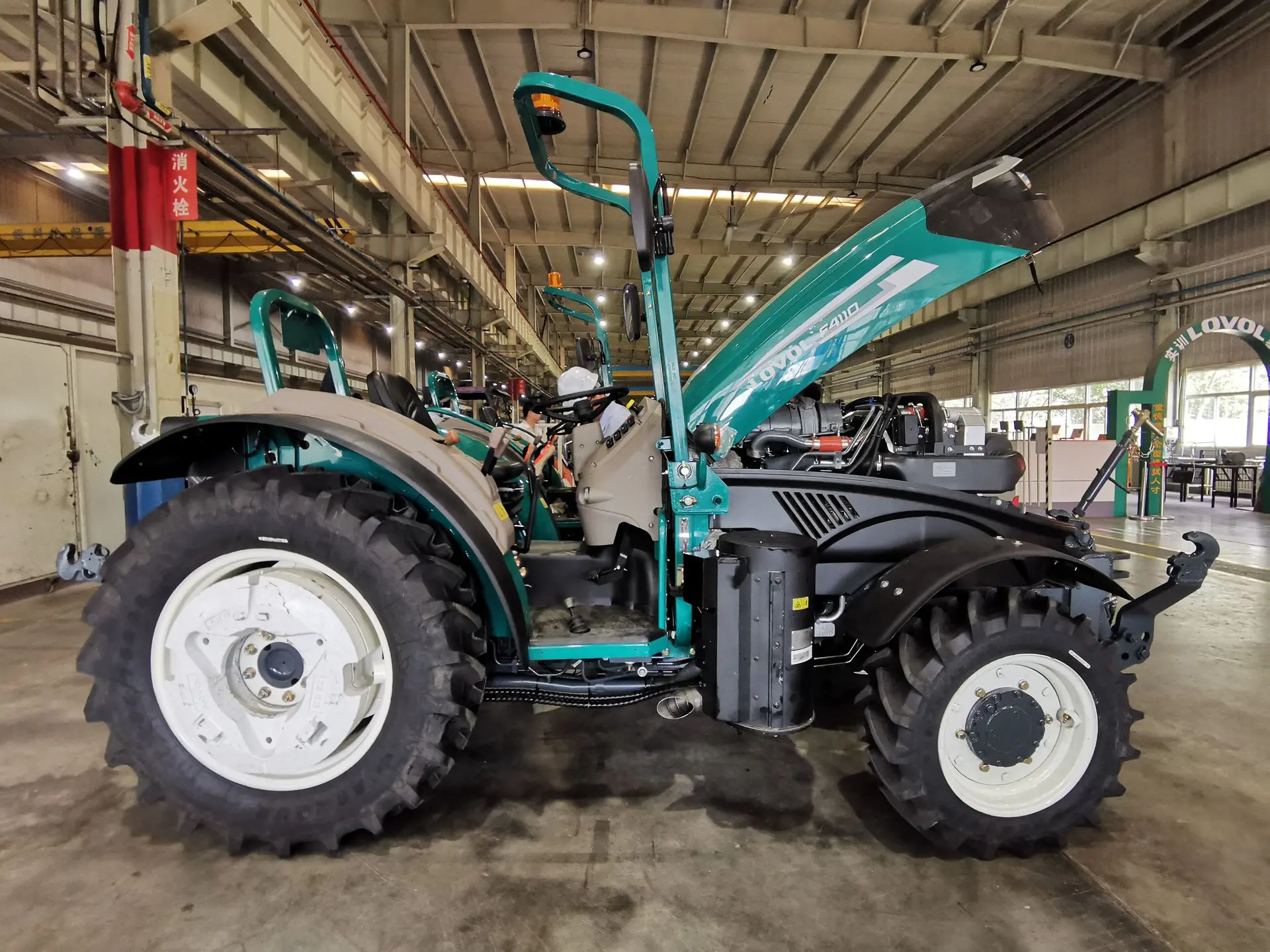F4000 Orchard Tractor